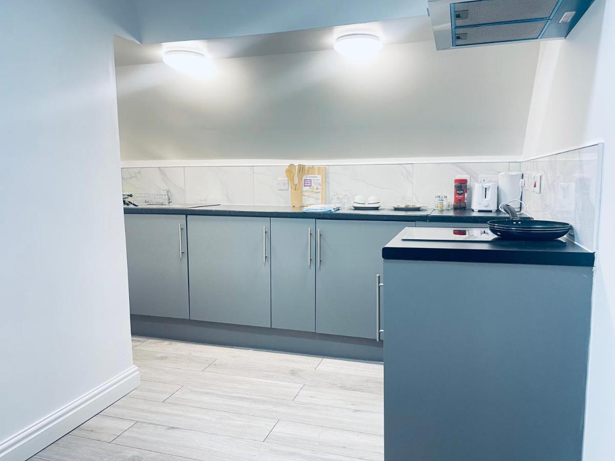 1 Bed Apartment With 2 Beds 1 Double Plus 1 Single 버밍엄 외부 사진