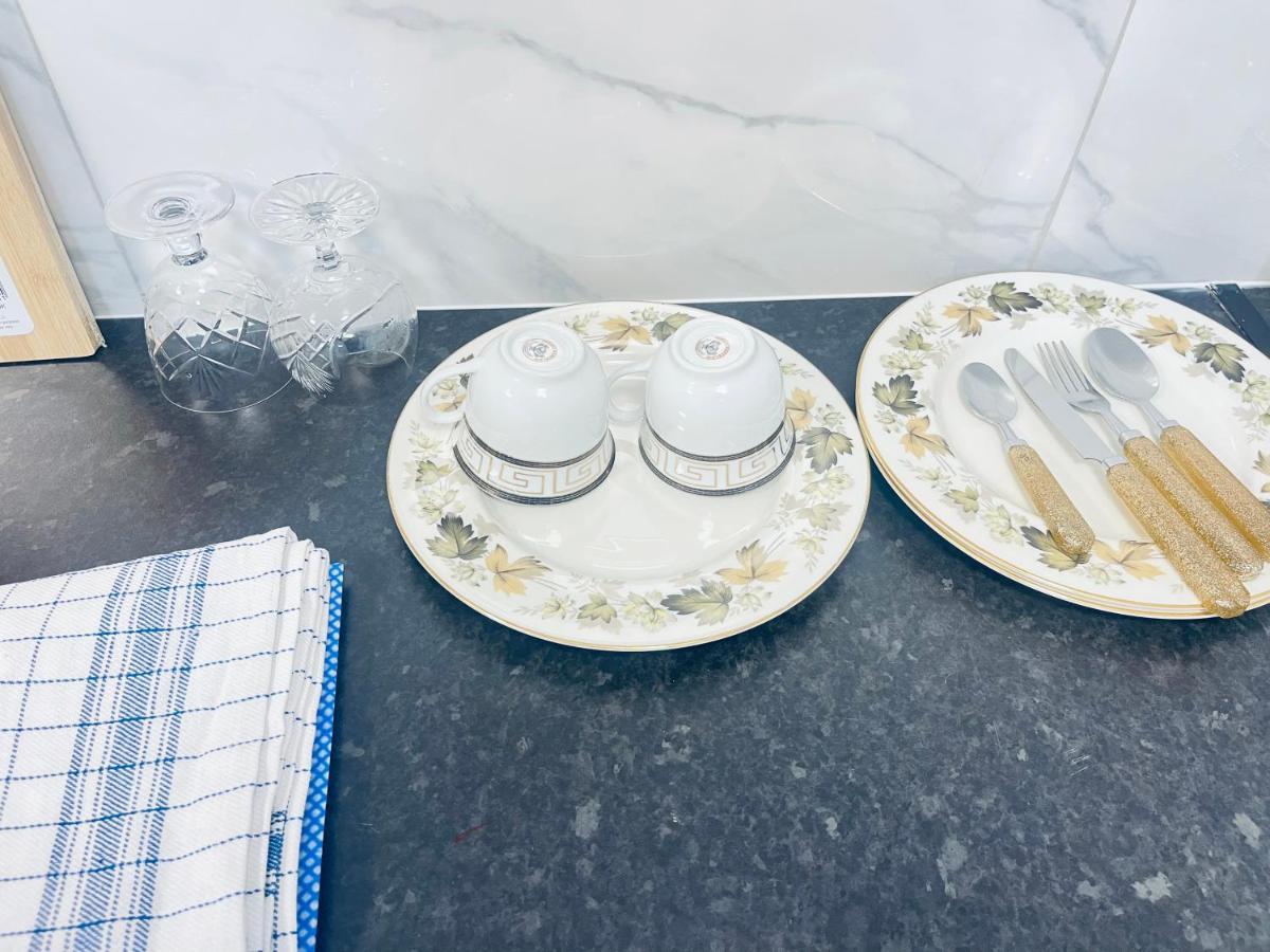 1 Bed Apartment With 2 Beds 1 Double Plus 1 Single 버밍엄 외부 사진