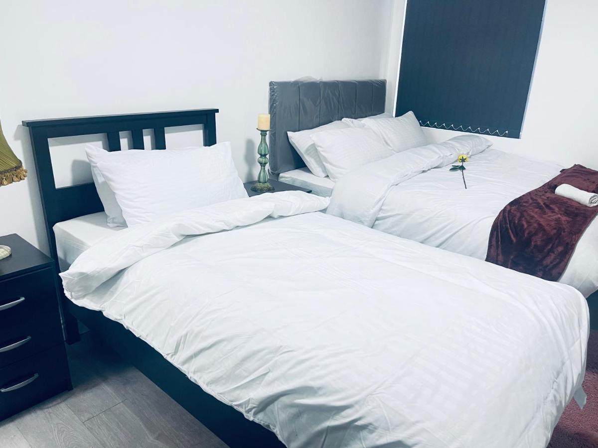 1 Bed Apartment With 2 Beds 1 Double Plus 1 Single 버밍엄 외부 사진