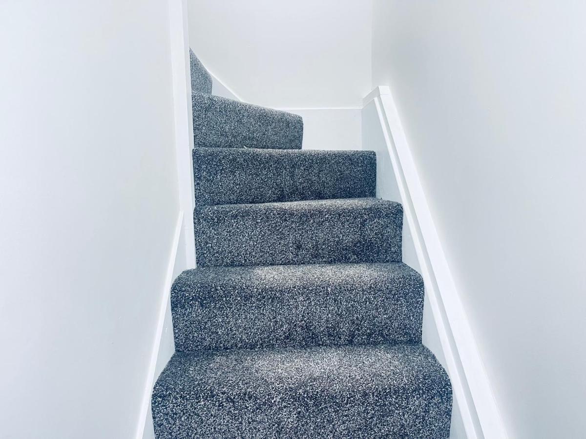 1 Bed Apartment With 2 Beds 1 Double Plus 1 Single 버밍엄 외부 사진
