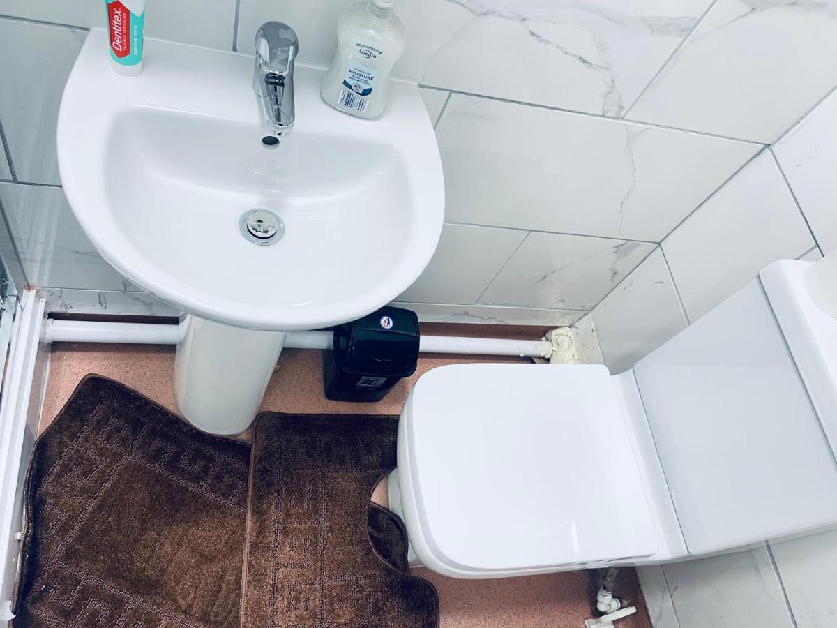 1 Bed Apartment With 2 Beds 1 Double Plus 1 Single 버밍엄 외부 사진