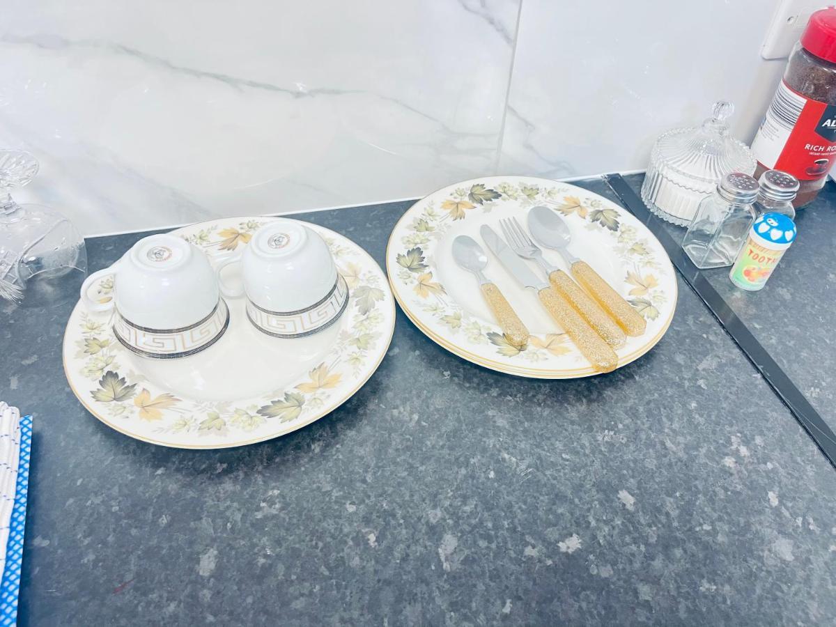 1 Bed Apartment With 2 Beds 1 Double Plus 1 Single 버밍엄 외부 사진